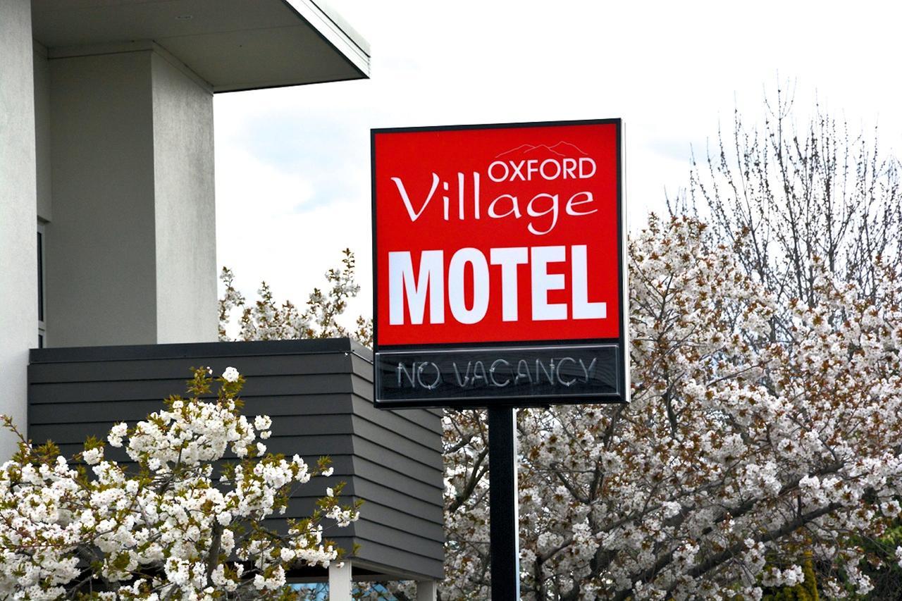 Oxford Village Motels ภายนอก รูปภาพ