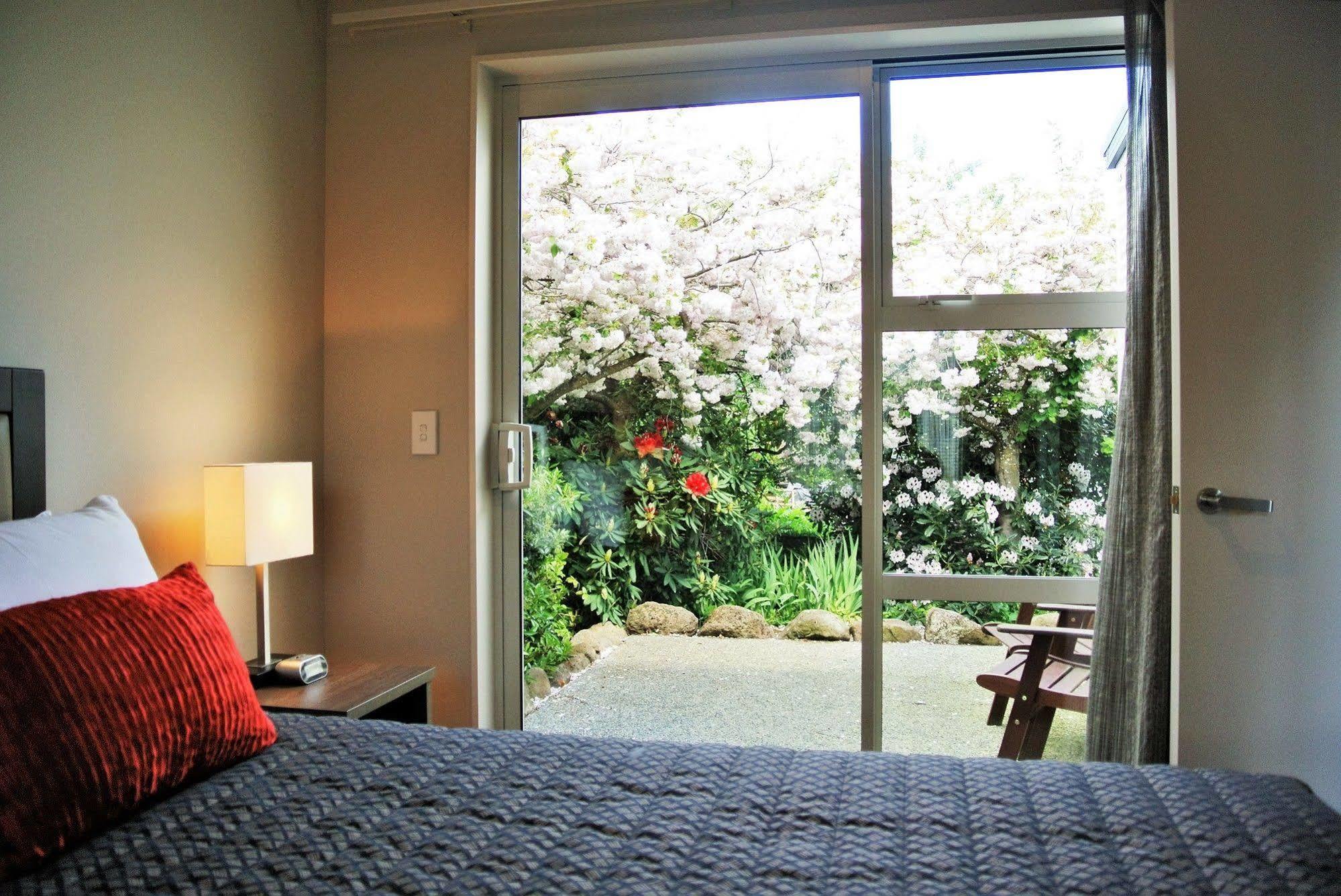 Oxford Village Motels ภายนอก รูปภาพ
