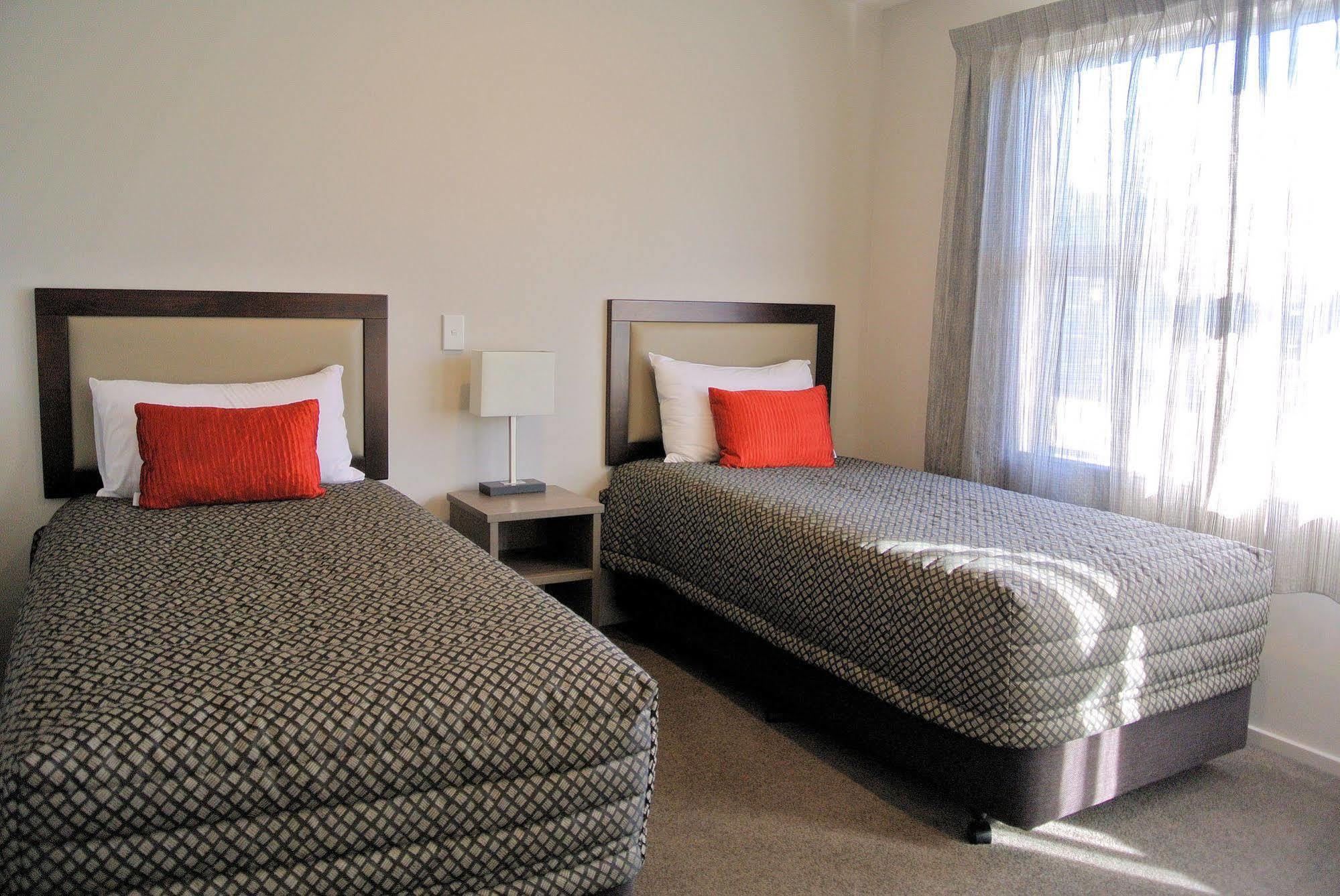 Oxford Village Motels ภายนอก รูปภาพ
