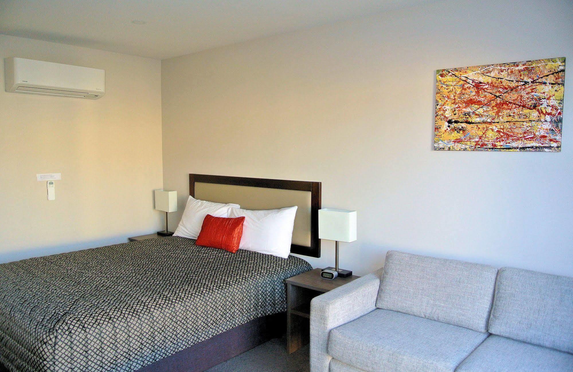 Oxford Village Motels ภายนอก รูปภาพ