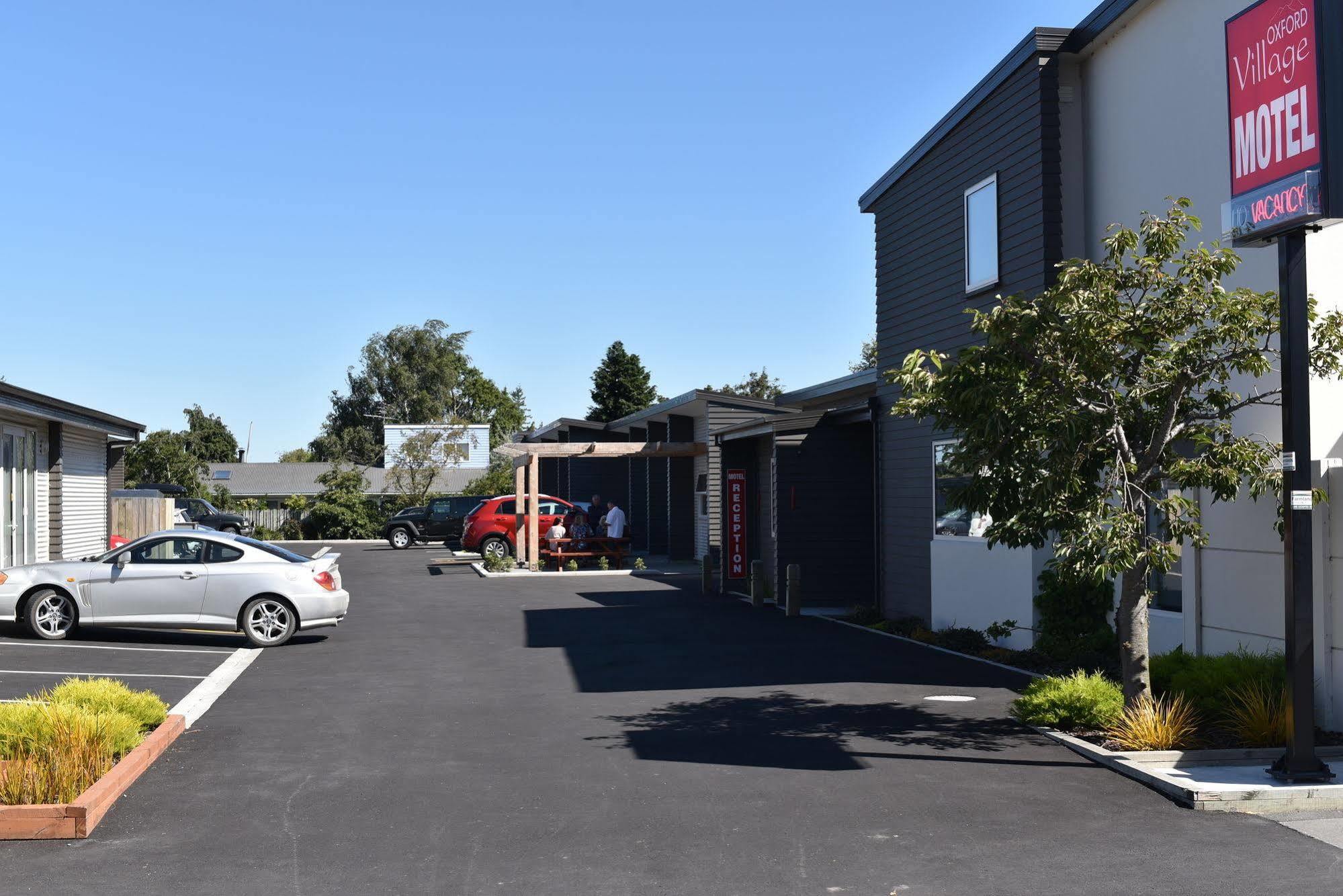 Oxford Village Motels ภายนอก รูปภาพ